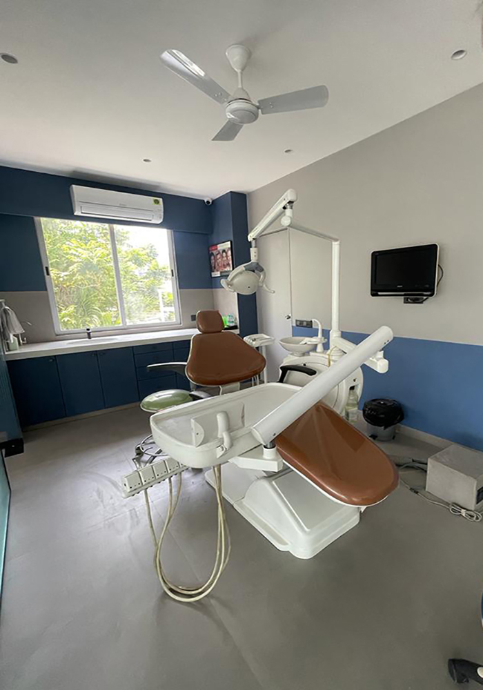 Best dental clinic in vesu